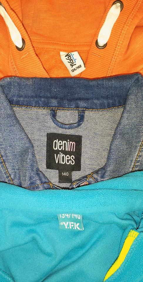 Jacke Fleecejacke Jeansjacke Paket Gr. 134/140 Yigga Pocopiano in Hannover