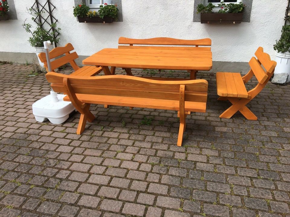 Sitzgruppe Massiv - Gartenmöbel aus Holz - 5 Teile -Angebot- in Gaußig