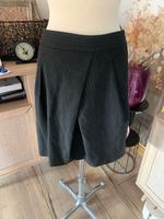 Benetton schöner feiner Nadelstreifen Rock Gr. 40, neu Nordrhein-Westfalen - Niederkassel Vorschau