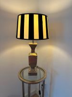 Klassische Lampe * schwarz weiß gestreiftem Schirm * COLMORE Nordrhein-Westfalen - Meerbusch Vorschau
