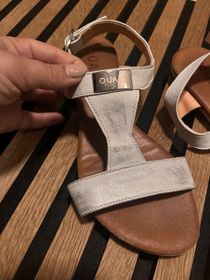 Sandalen Quazi Leder 36 Silber grau in Chemnitz