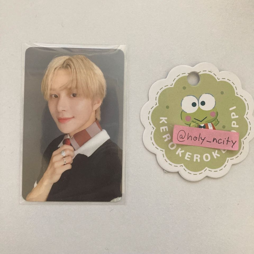 NCT 127 Favorite Jungwoo photocard in Berlin