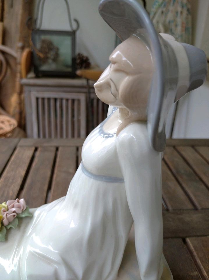 Porzellanfigur ,Junge Frau' REX Valencia Hand made in Spain in Singen