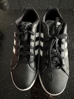 Adidas Damen Sneaker 37 1/3 Baden-Württemberg - Herrenberg Vorschau