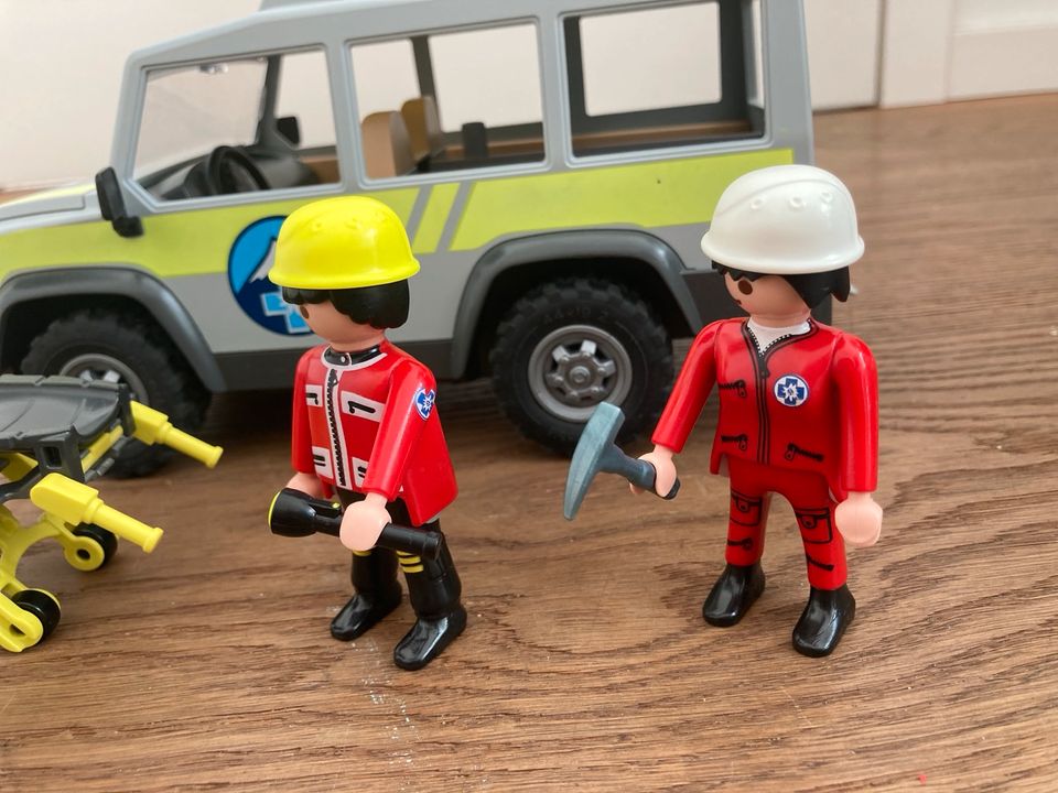 PLAYMOBIL Country  5427 Einsatzfahrzeug der Bergrettung in Berlin