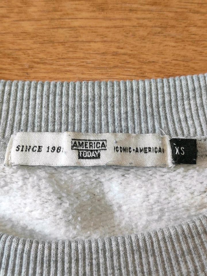 America Today USA Pullover/Sweater/Sweatshirt Damen grau Gr. XS in Friedrichsthal