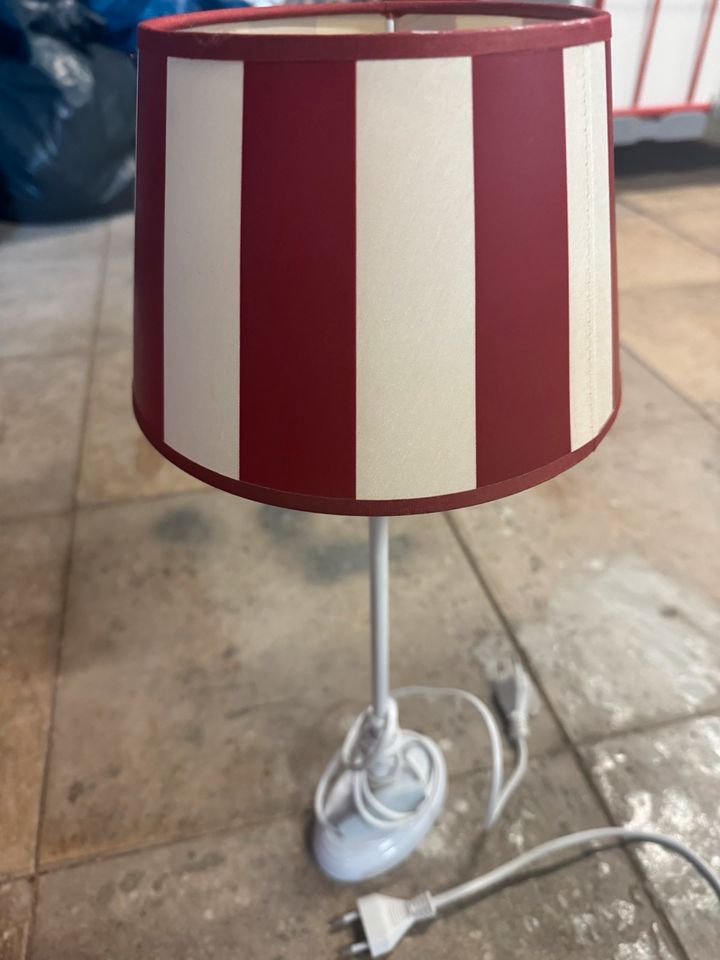 2 rot/weiße tisch-Lampen in Mönchengladbach