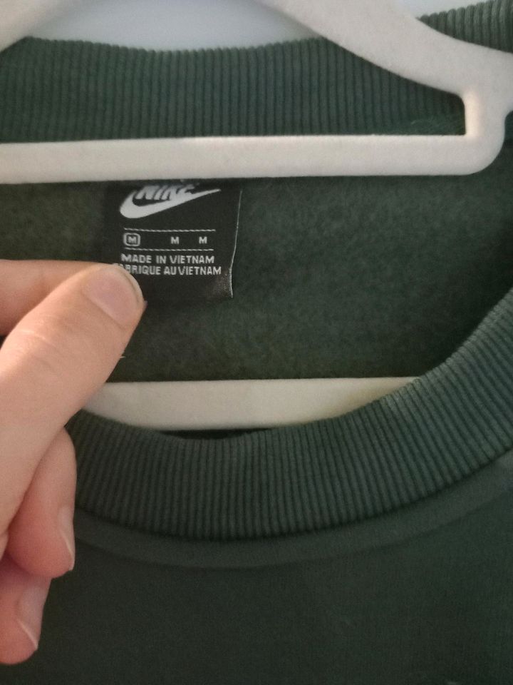 Grüner Nike Vintage Pulli m in Ludwigsburg