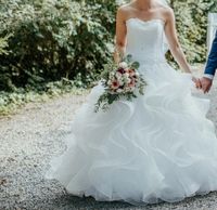 Brautkleid/Hochzeitskleid mit traumhafter Schleppe Nordrhein-Westfalen - Detmold Vorschau