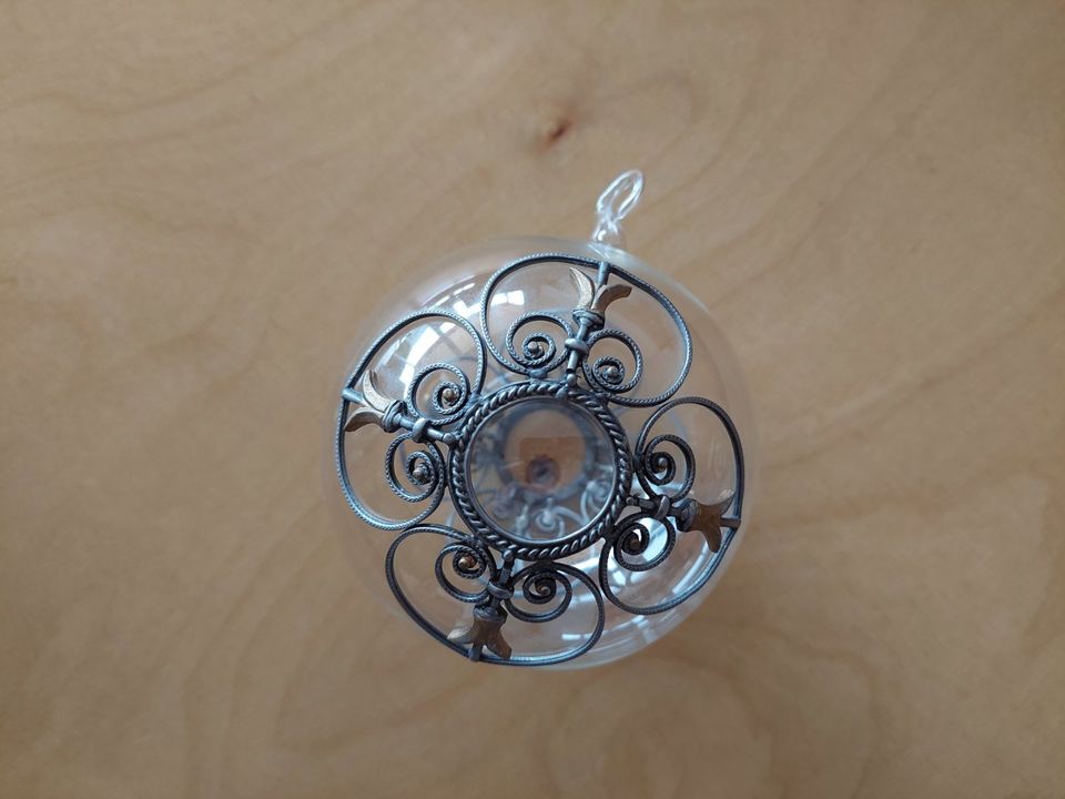 Glaskugel Deko Glas Kugel filigran Metall Verzierung Ornament in Wehr