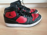 Nike Air Jordans Jumpman Turnschuhe Gr 40 Niedersachsen - Hagenburg Vorschau