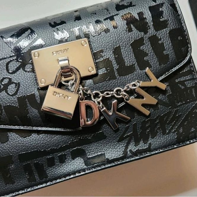 ***NEU*** DKNY Elissa Small Flap Shoulder Bag Schwarz Handtasche in Leipzig