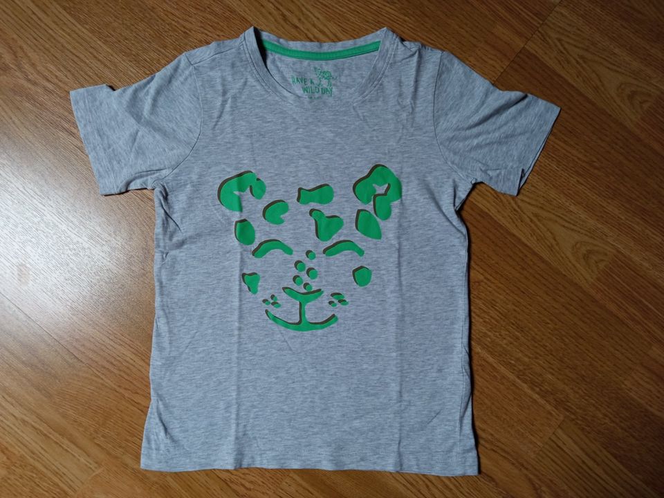 T-Shirt mit Tigerprint - Gr. 134/140 in Waldsassen