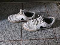 Nike Air Größe 42 Schuhe Sneaker Kleidung Hessen - Kirchhain Vorschau