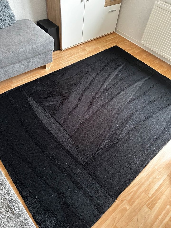 Schwarzer großer Teppich in Salzgitter