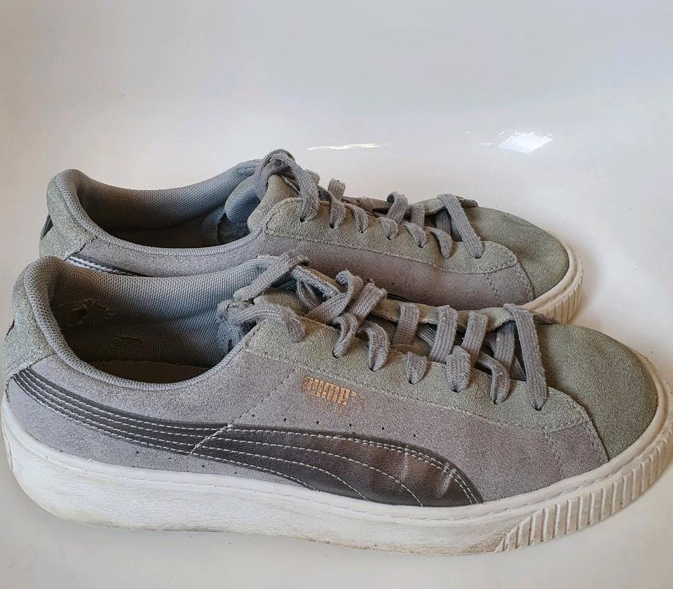 Puma sneaker Gr 42 Sportschuhe Laufschuhe in Düsseldorf