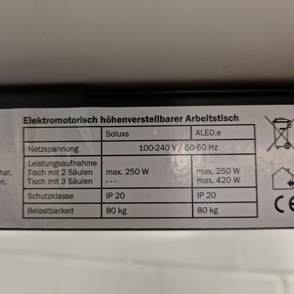 100 x Steh Sitz Schreibtisch / elektrischer Schreibtisch / Büroeinrichtung / Höhenverstellbarer Tisch / Büro in Köln