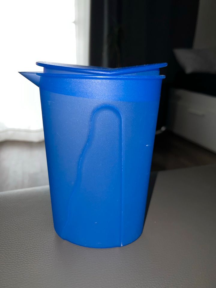 Tupperware Kanne in blau. 1…Liter in Espelkamp