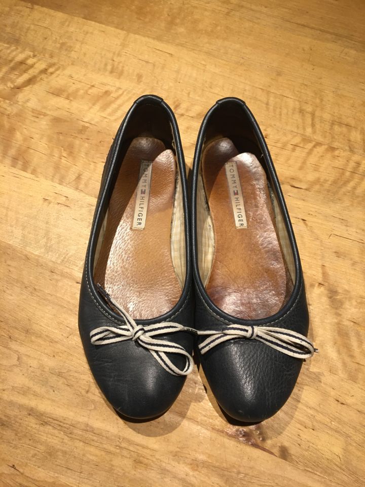 Tommy Hilfiger Ballerinas / Schuhe/ Sommerschuhe - Gr. 37 in Nienstädt