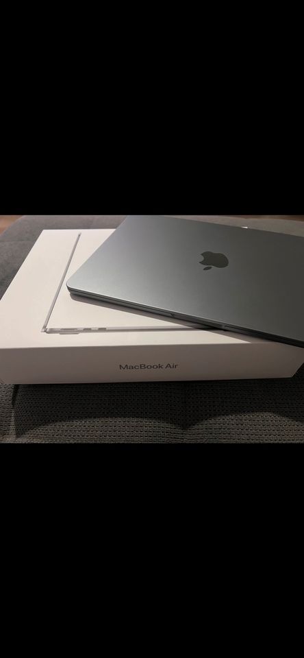 Apple MacBook Air M2 |2022| 512GB| 13,6 Zoll in Köln