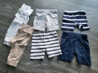 4 kurze Hosen Shorts Radler Babykleidung Sommer 74 Topomini H&M Niedersachsen - Emmerthal Vorschau