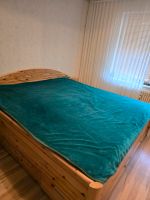 Schlaffzimmer Echtholzbett wegen Umzug zu verkaufen Nordrhein-Westfalen - Solingen Vorschau