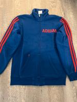 Zipperjacke Adidas, blau mit roten Streifen und Logo Nordrhein-Westfalen - Delbrück Vorschau