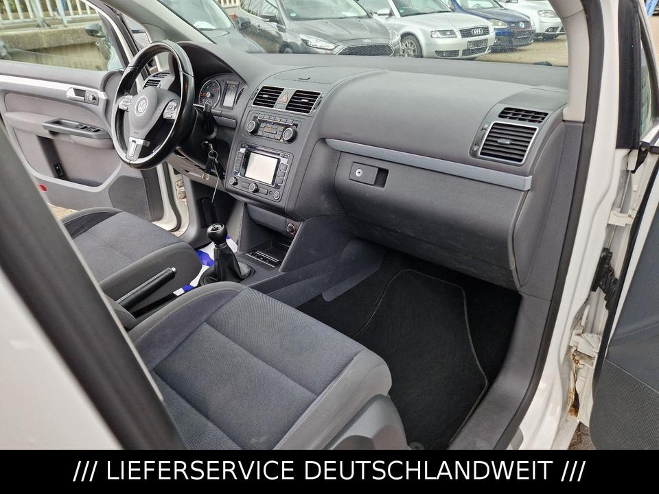 Volkswagen Touran 2.0 TDI Style Comfortline Navi Sithzg Tem in Osterode am Harz