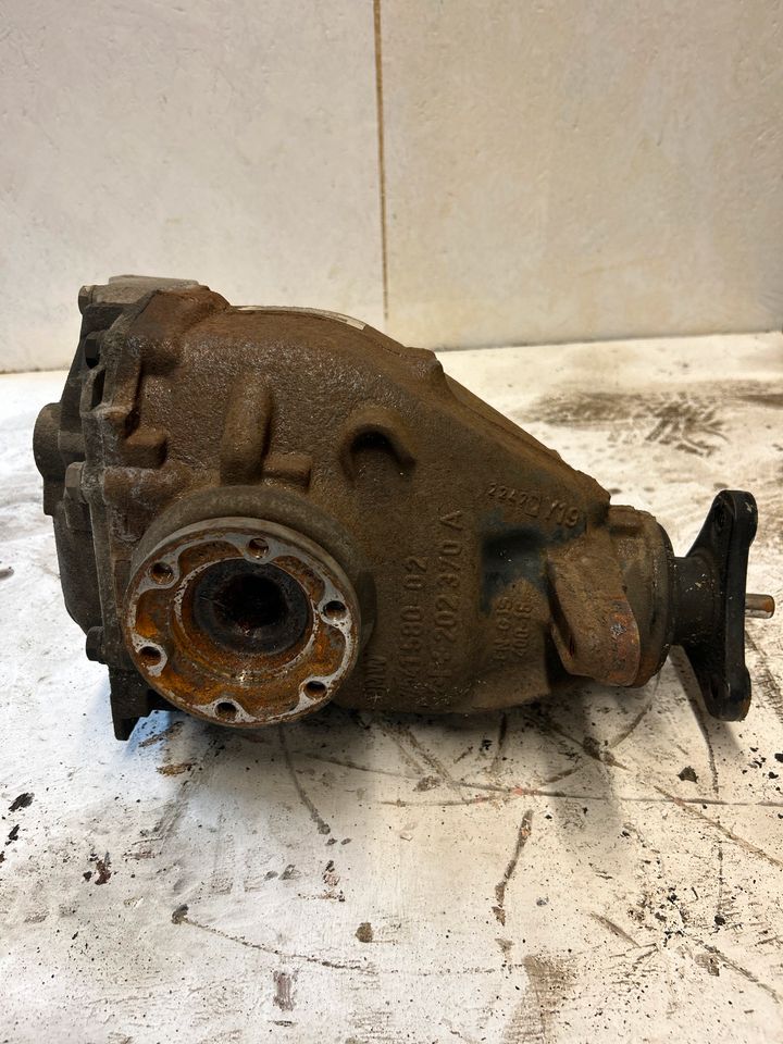 Differential hinten BMW 3er E90 E91 E93 Nr 7566225-01 in Dorsten