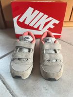 Nike Sneaker Klettverschluss Gr. 28,5 München - Trudering-Riem Vorschau