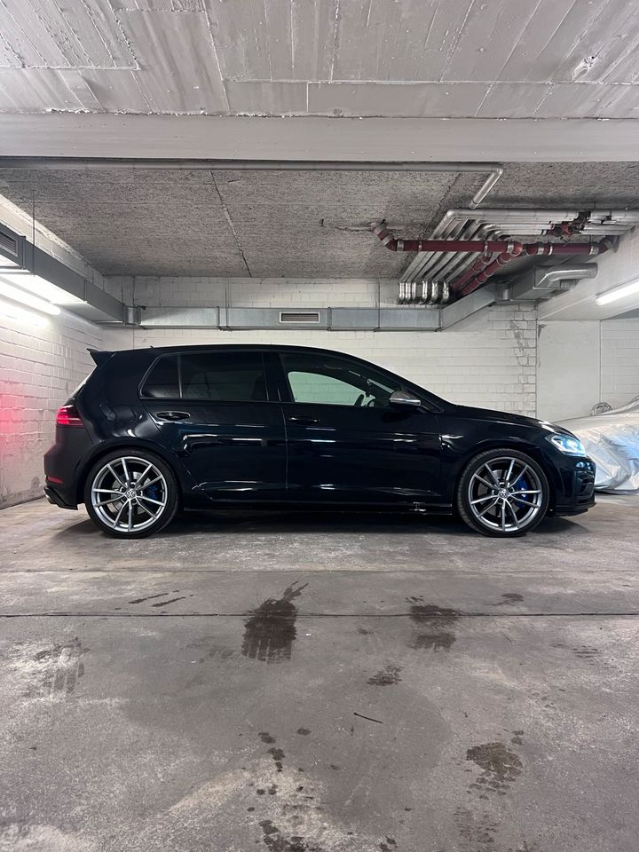 Volkswagen Golf 7 R 2.0 Tsi 4 Motion Dynaudio Panorama APR no opf in Berlin