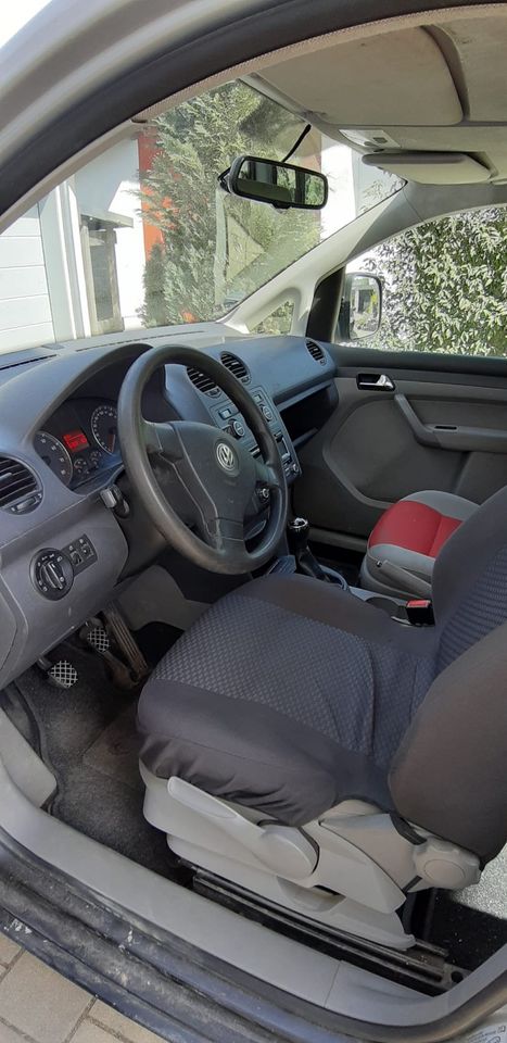 Volkswagen Caddy Life 1.6 5-Sitzer in Kißlegg