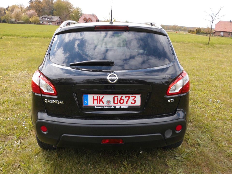 Nissan Qashqai Acenta 4X4 Leder Navi Panoramadach in Schneverdingen