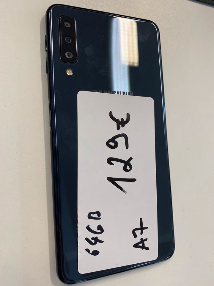 Samsung Galaxy A7 64gb neuwertig zzgl 30€ Gutschein in Kiel