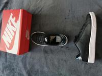 Gr Euro 38 und 38,5 Verlockende Nike Royale Alltagsschuh München - Altstadt-Lehel Vorschau