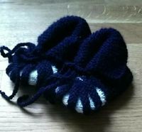 Schuhe Babyschuhe NEU gestrickt blau weiss zum Binden Mecklenburg-Vorpommern - Stralsund Vorschau