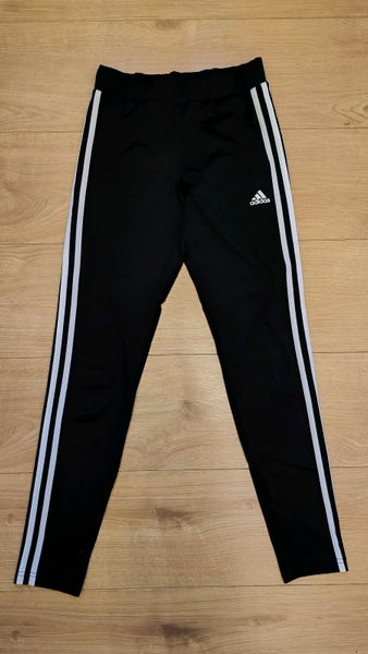 Adidas Sporthose / Leggings Gr. 164 schwarz weiße Streifen in Berlin -  Steglitz | eBay Kleinanzeigen ist jetzt Kleinanzeigen