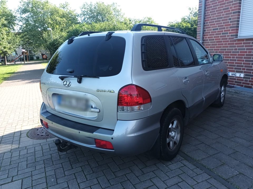 Hyundai Santa Fe lpg Gas mit Autoversicherung in Paderborn