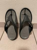 Crocs Badeschlappen sehr guter Zustand Größe M4 W6 Hessen - Edermünde Vorschau