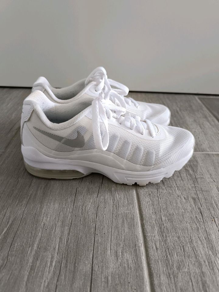 NIKE Damen Sneaker in Gr. 36,5 in Limburg