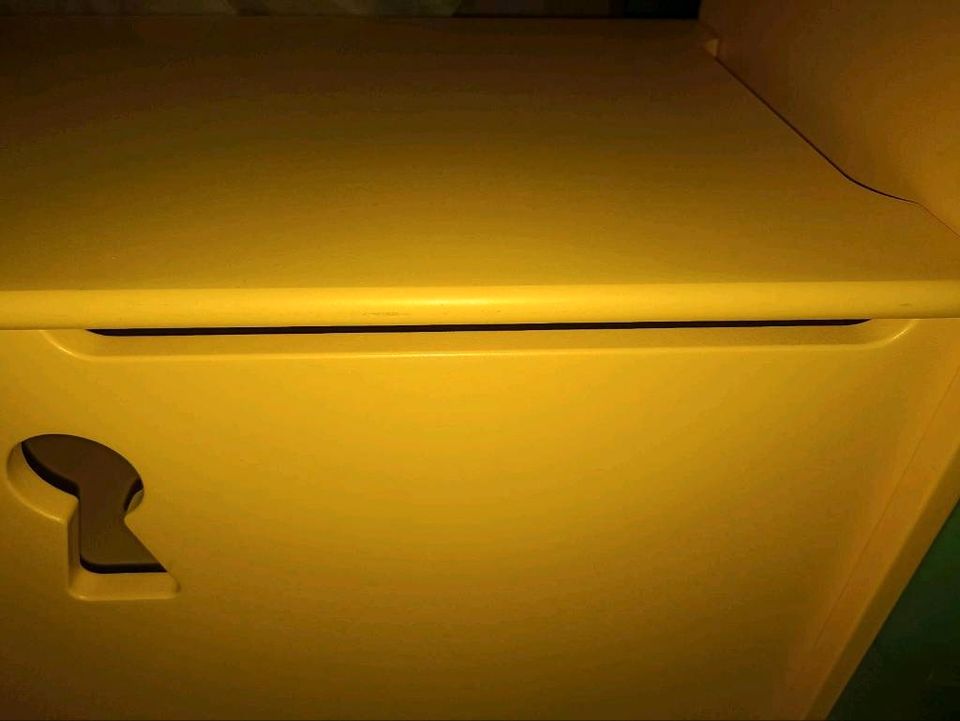 Ikea Truhe Bank Sitztruhe Trogen gelb in Stolberg (Rhld)