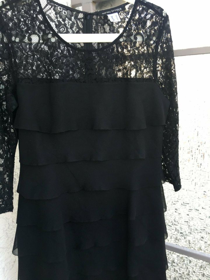 Ashley Brook Stufen, Party, Abendkleid mit Spitze, Kleid in Hessen -  Wiesbaden | eBay Kleinanzeigen ist jetzt Kleinanzeigen