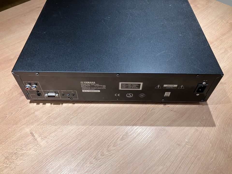 Yamaha 5-fach CD-Wechsler CDC-697, Analog Out, Toslink, RS232 in Minden