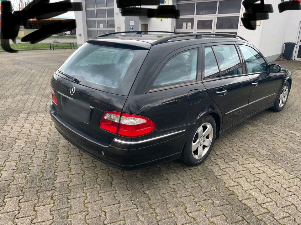 Mercedes E220 CDI avantgarde 2006 top zustand automatik kombi in Müllheim