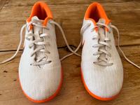 Weiße Nike Hallenschuhe Hessen - Hofheim am Taunus Vorschau