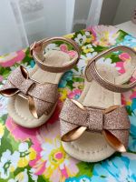 Neu Next Sandalen Roségold Schleife Mädchen 20/21 Schuhe Schick Hessen - Liederbach Vorschau