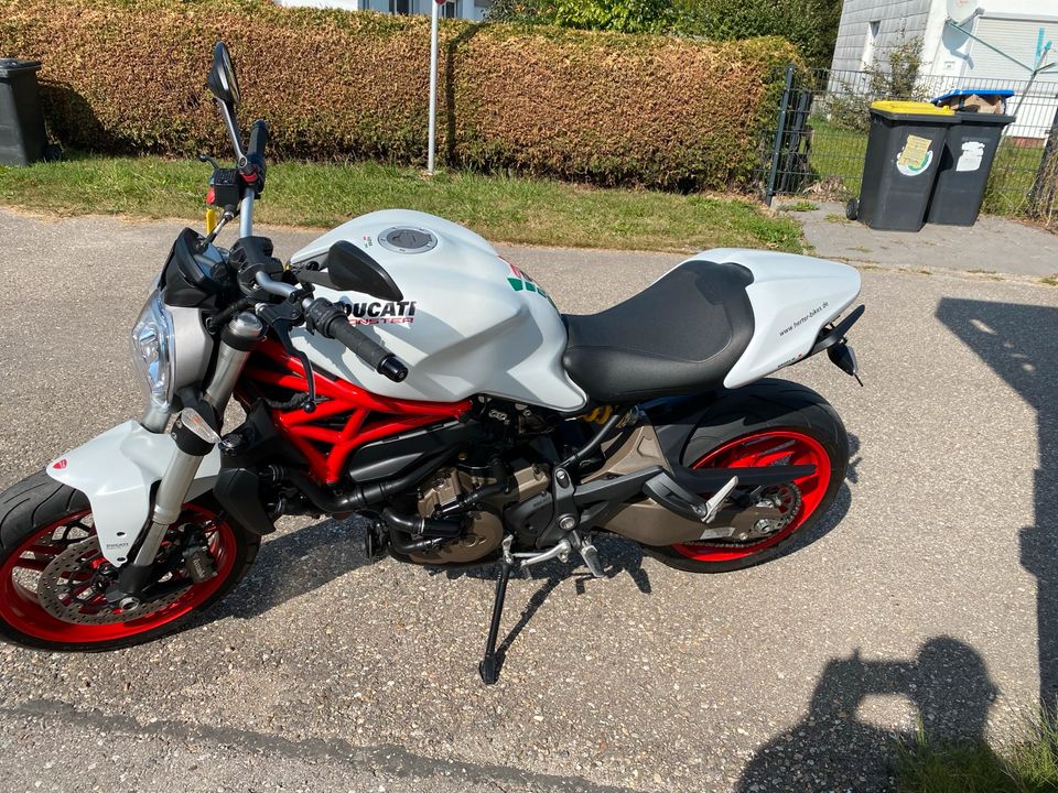 Ducati monster 821 in Rosenheim