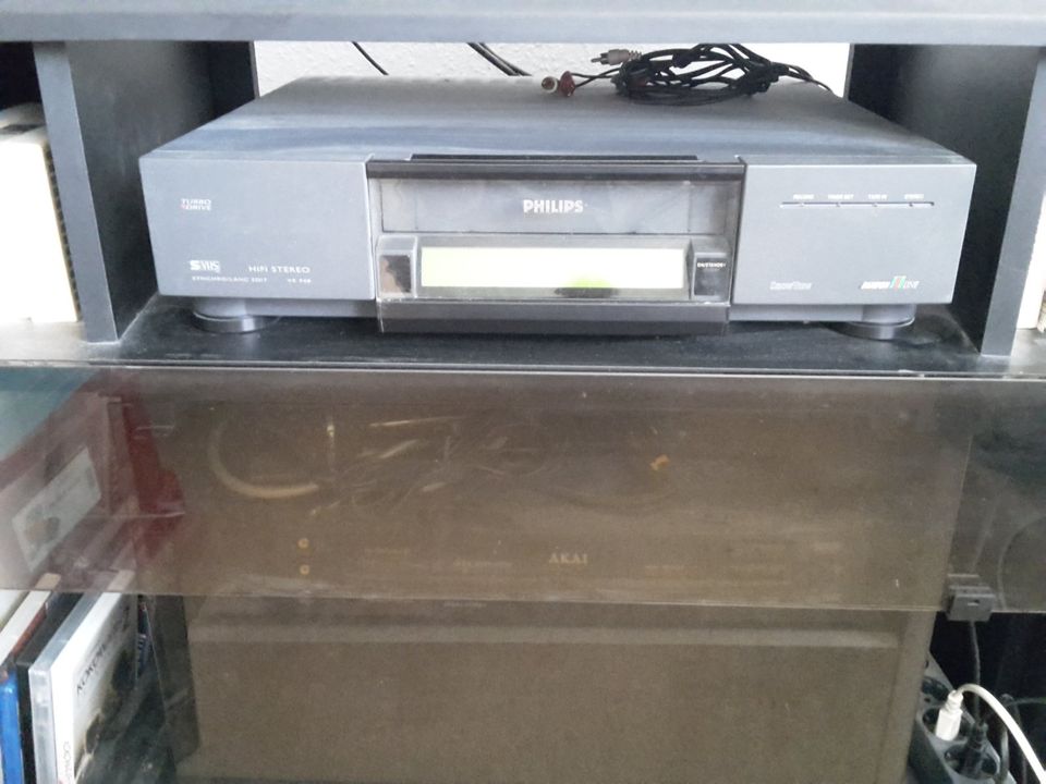 PHILIPS VR-948 MATCHLINE S-VHS Videorecorder mit Zubehör in Darmstadt