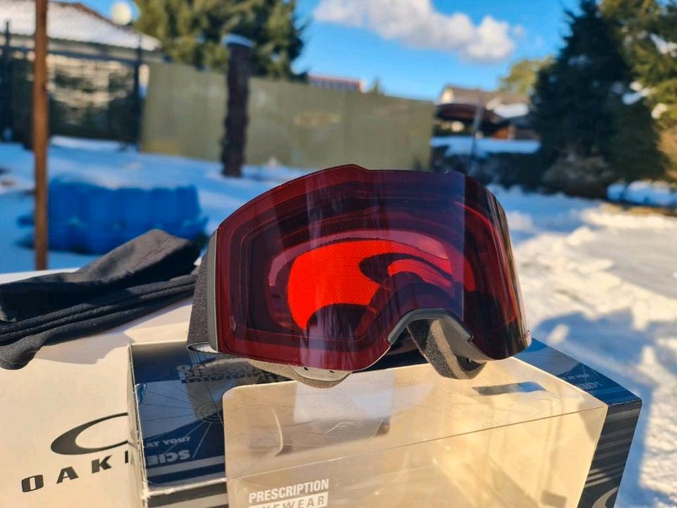 Oakley Fall Line Black Mat Prizm™ Rose Snow Goggles Skibrille in Hoppegarten