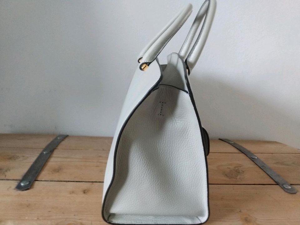 Muttertag !!!  NEU   !!  Elegante Handtasche von Coccinelle in Vaterstetten